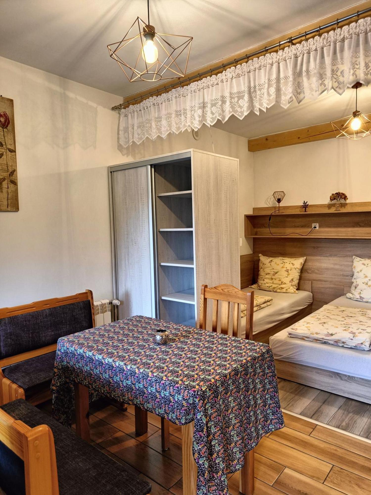 Pod Modrzewiami Appartement Milówka Buitenkant foto