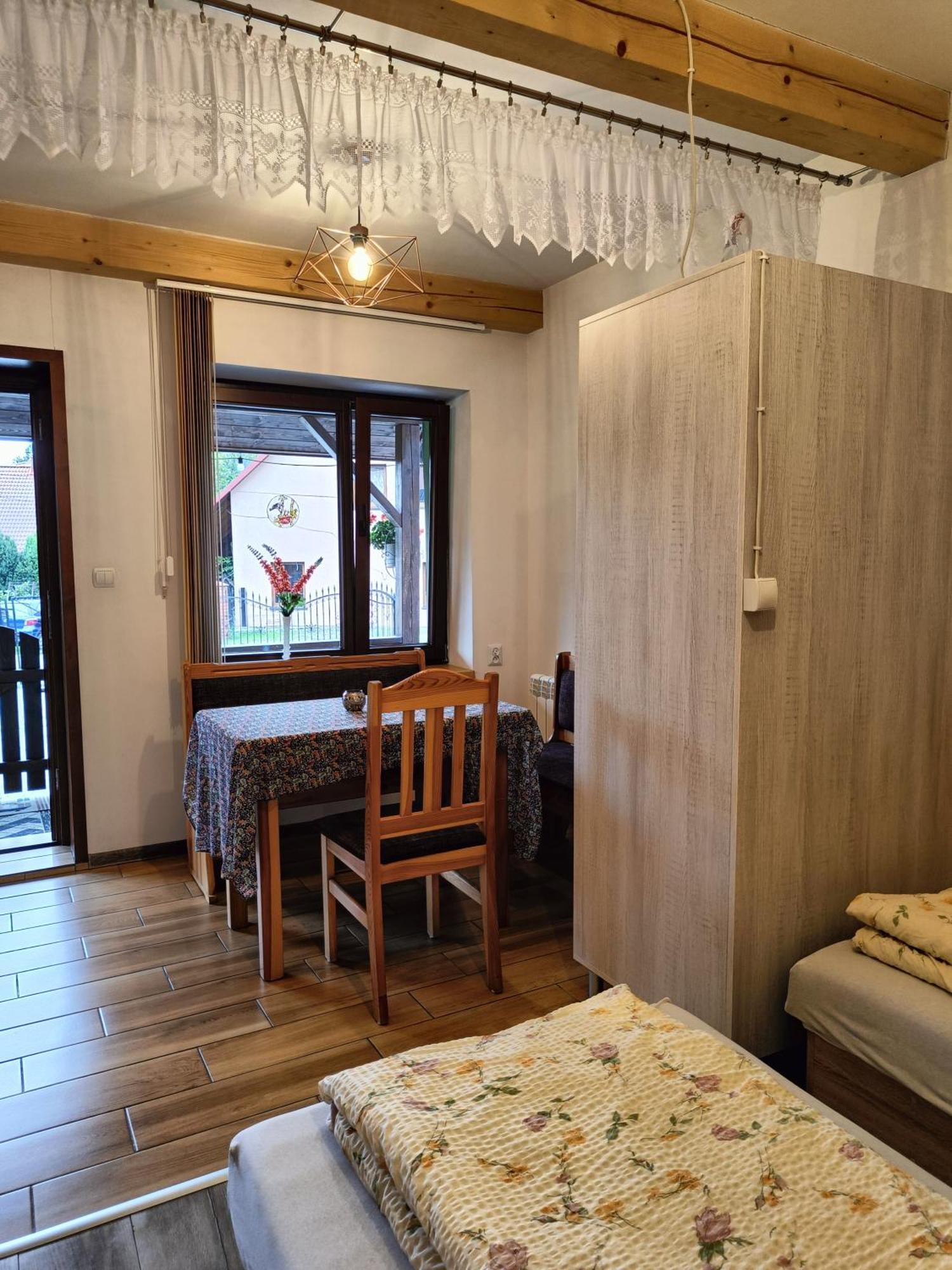 Pod Modrzewiami Appartement Milówka Buitenkant foto